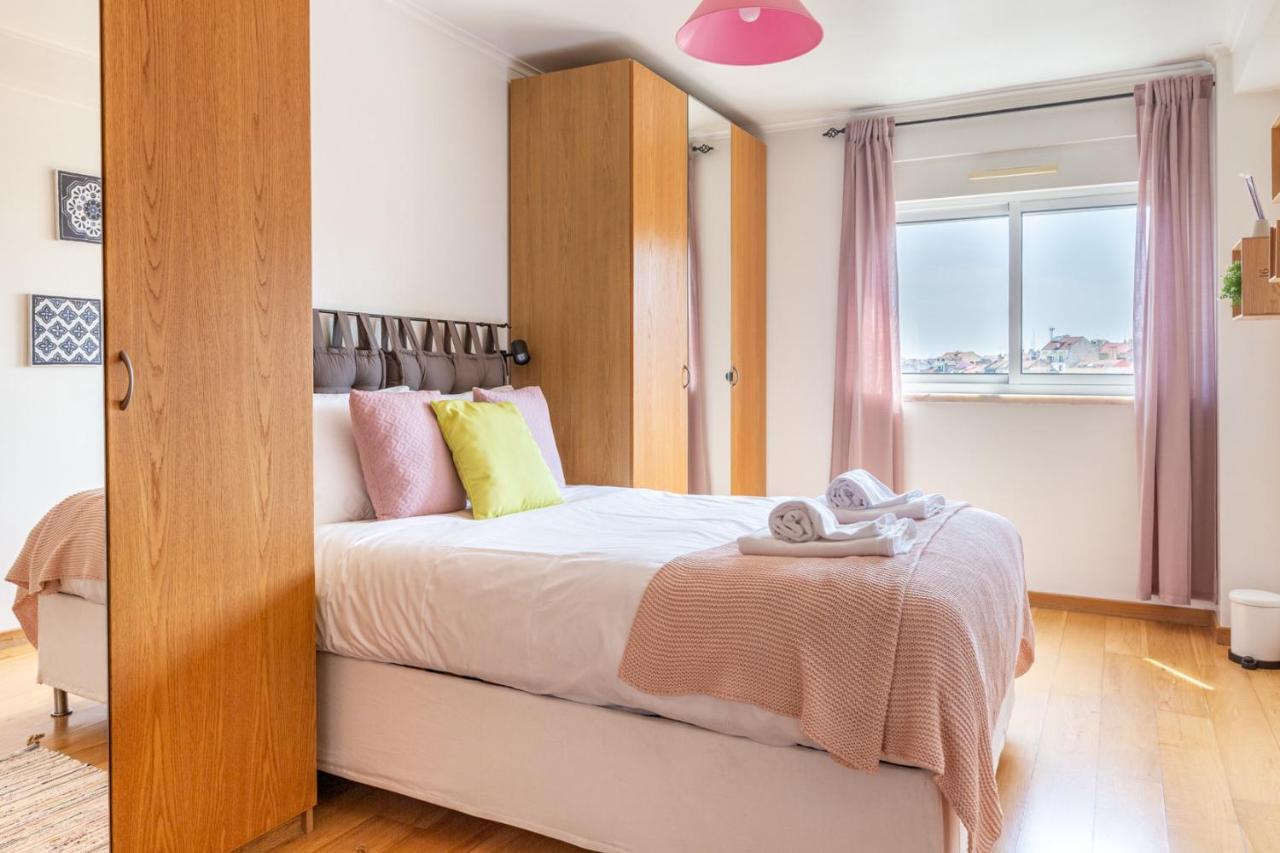 One Bedroom Apartment With Stunning River Views And Private Rooftop! Lisbon Exterior photo
