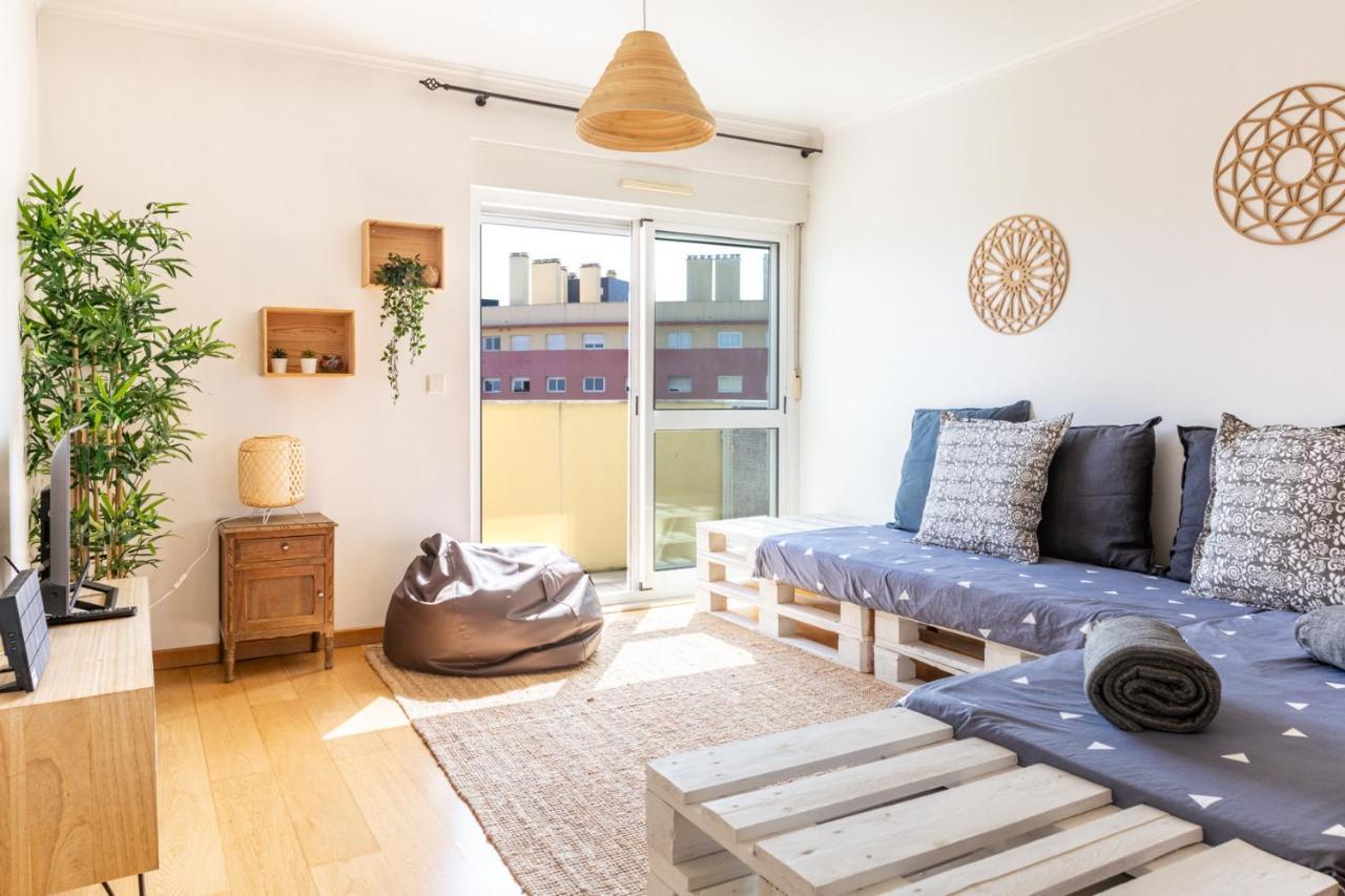 One Bedroom Apartment With Stunning River Views And Private Rooftop! Lisbon Exterior photo