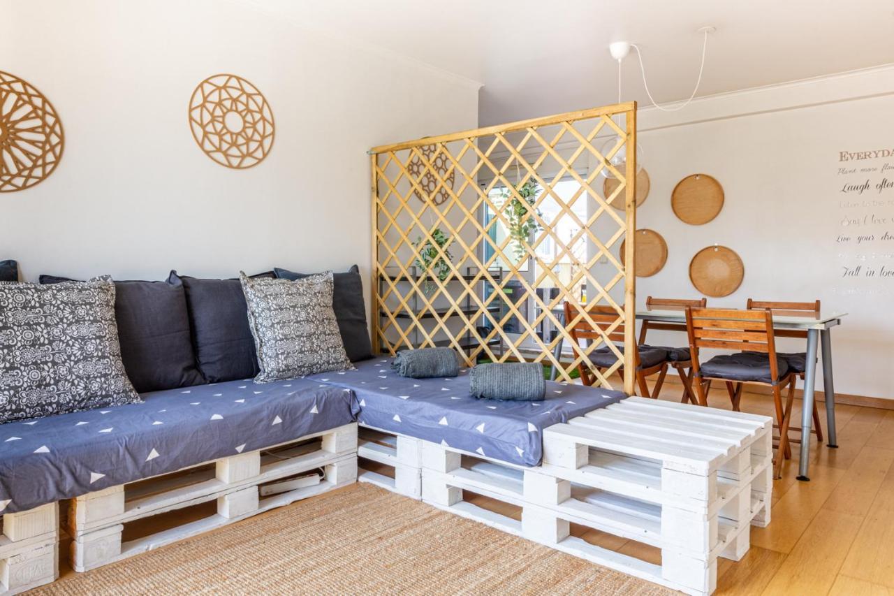 One Bedroom Apartment With Stunning River Views And Private Rooftop! Lisbon Exterior photo