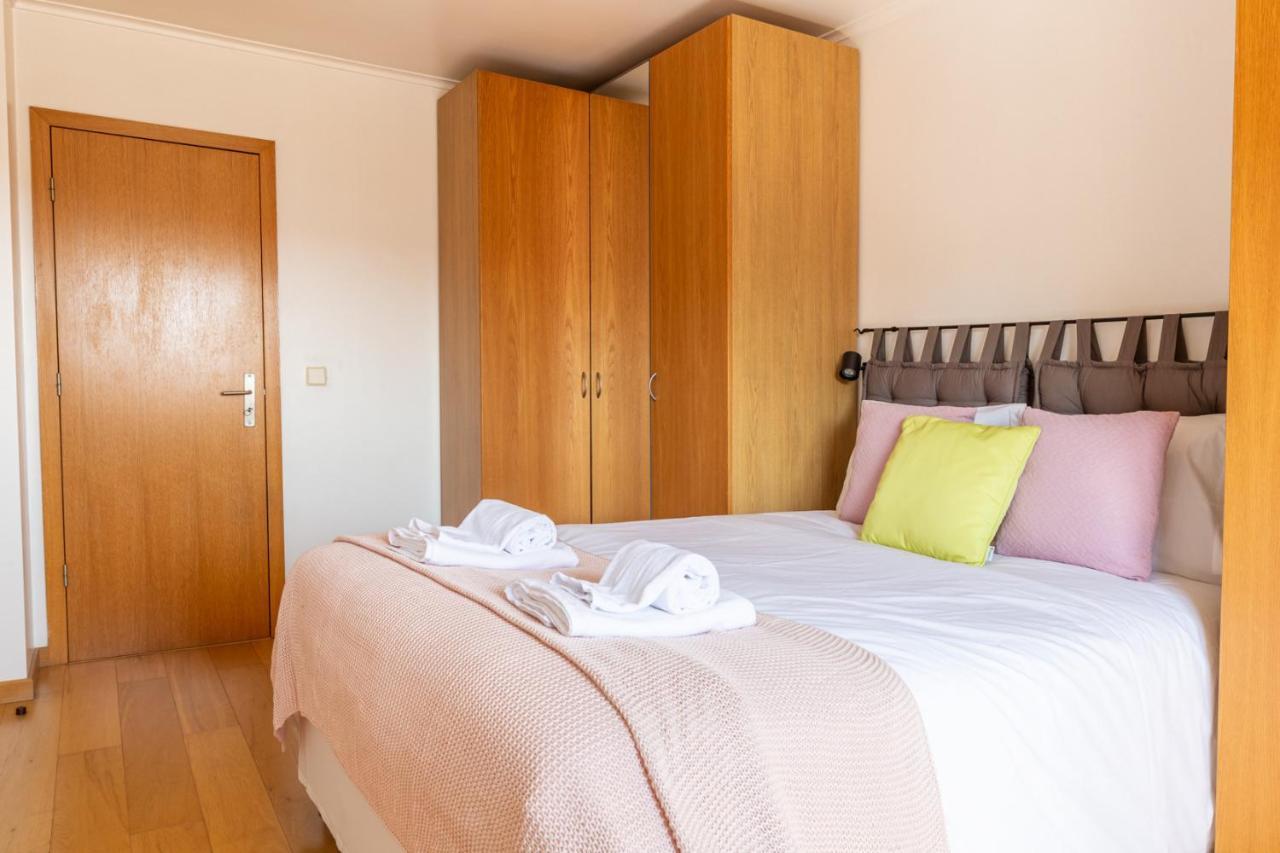 One Bedroom Apartment With Stunning River Views And Private Rooftop! Lisbon Exterior photo