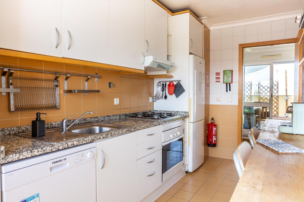 One Bedroom Apartment With Stunning River Views And Private Rooftop! Lisbon Exterior photo